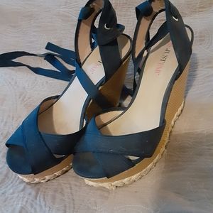Just Fab size 8 navy blue ankle tie espadrilles